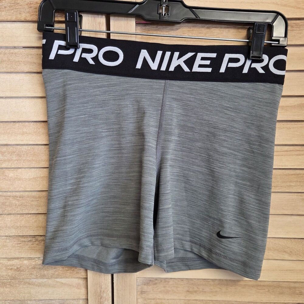 Nike Pro Womens Compression Shorts Medium Gray Dri Fit 4.5 Inch Gym Training